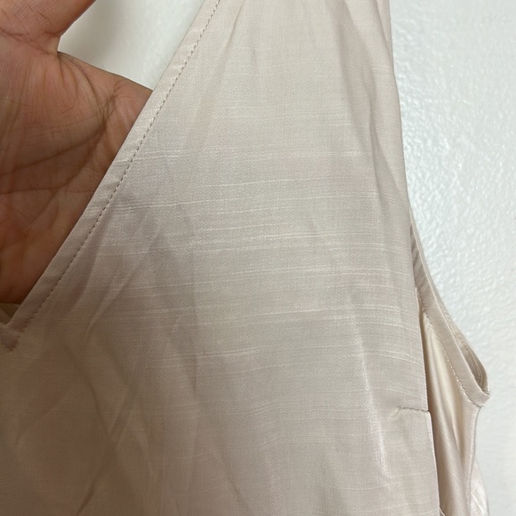 H&M Sleeveless Maxi Length Woven V-Neck Relaxed Loose Fit Dress in Light Beige - Picture 8 of 12